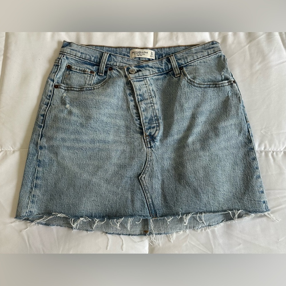 Good condition Abercrombie & Fitch The 90s Micro Mini High Rise Size 10